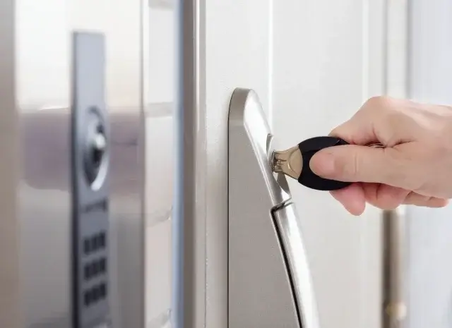 マンションの鍵交換費用の相場はいくら?