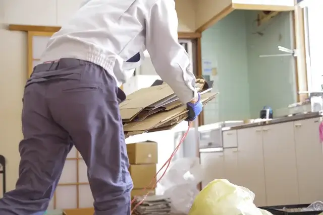 ゴミ屋敷清掃業者は水回りの悪臭にどうやって対応する?