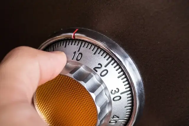 ダイヤル式金庫の正しい開け方は？リセットと番号合わせの手順を知りたい