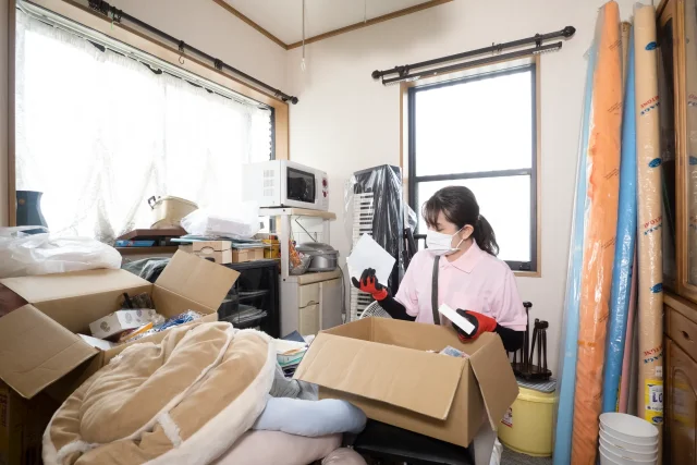 片付けを自分でやるか業者に依頼するかの判断