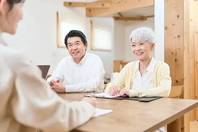 親が存命の実家を片付けるときに業者依頼で気をつけることは?